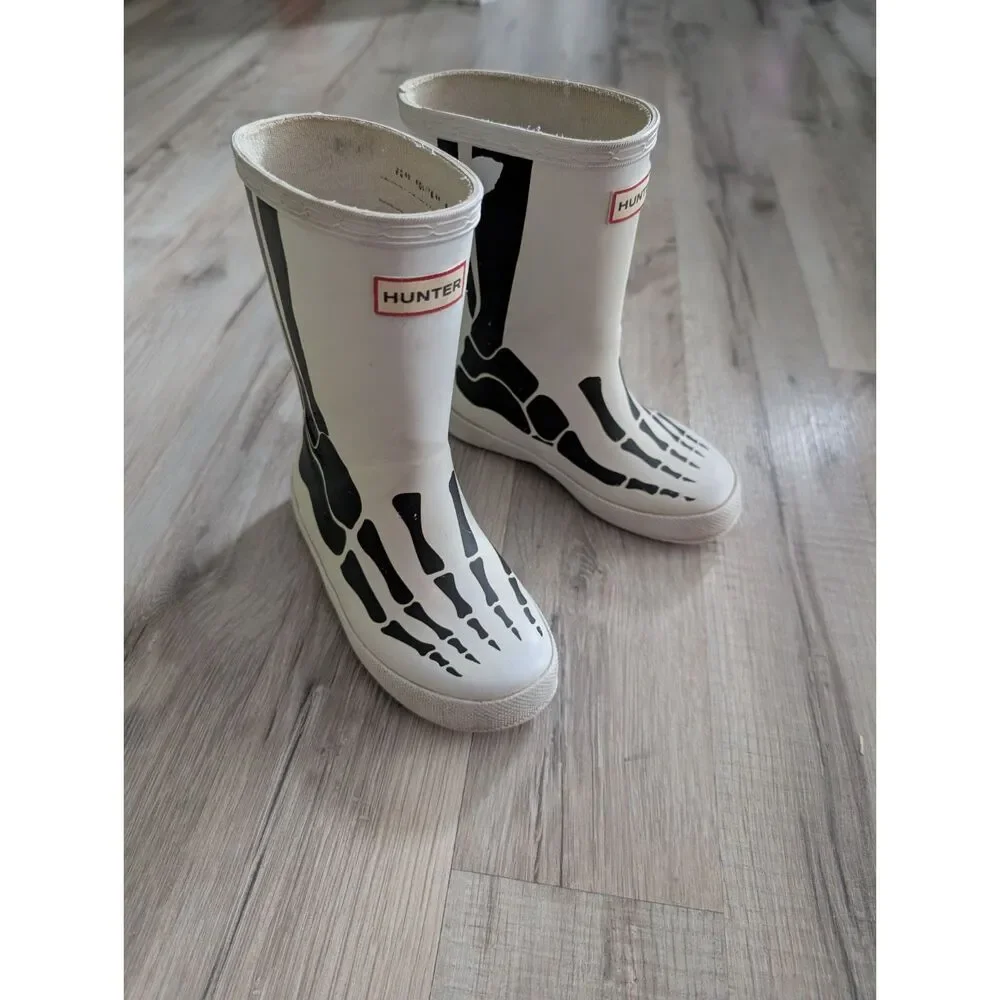 Hunter Kids Original First Classic Skeleton Print Rain Boots, UK 8 / US 9C